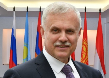 Генсек ОДКБ встретился с секретарем Совбеза и министром обороны Таджикистана