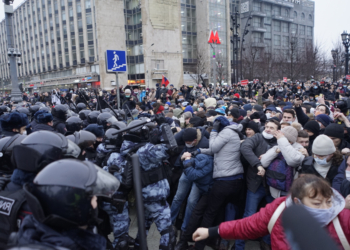 Мигрантов в Москве призвали воздержаться от участия в митингах