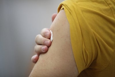 Терапевт перечислила побочные эффекты после вакцинации от COVID-19