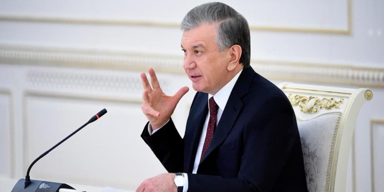 Президент Узбекистана поручил начать вакцинацию от коронавируса