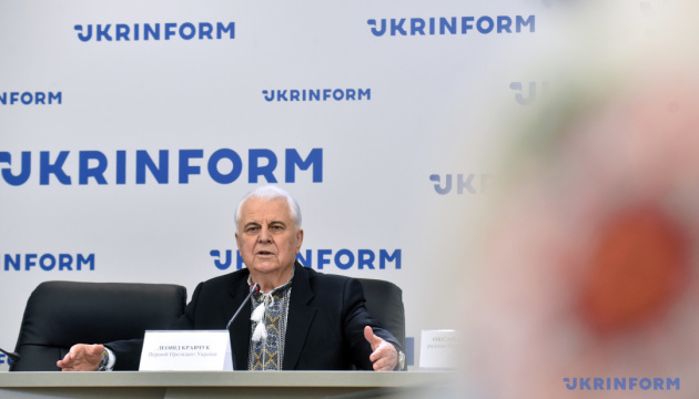Кравчук считает, что на каждый выстрел оккупантов на Донбассе надо отвечать выстрелом