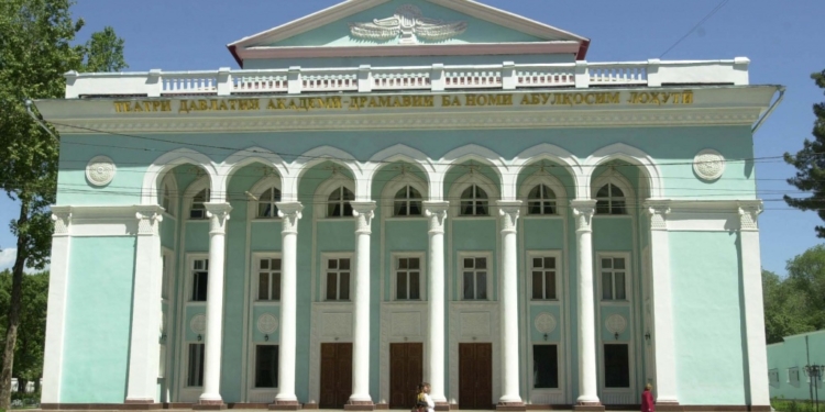 Театры Таджикистана в 2020 году показали 46 премьер