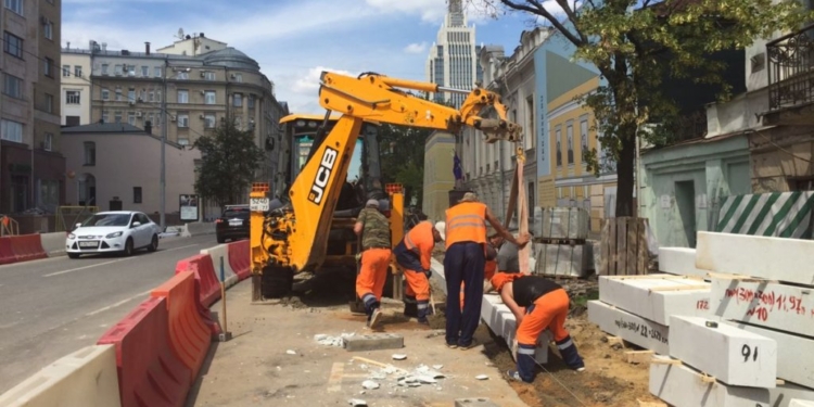 Мигрантов в Москве призвали идти в строительство