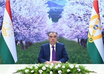 Президент поздравил таджикистанцев с праздником Навруз
