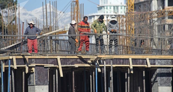 На российских стройках не хватает 1,2 млн. строителей