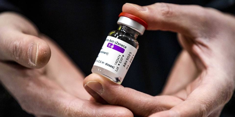 ВОЗ рекомендовала продолжить вакцинацию препаратом AstraZeneca