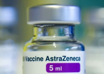Германия, Франция и Италия приостановили использование вакцины AstraZeneca