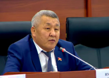 Кыргызский депутат потребовал, чтобы Узбекистан заплатил на нефть