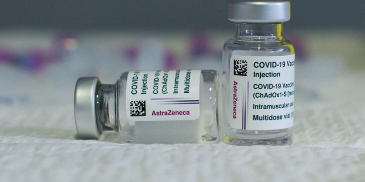 Кыргызстан приостановил поставки вакцины AstraZeneca