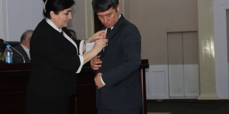 В Таджикистане в День таджикской печати названы лауреаты премии А.Лохути