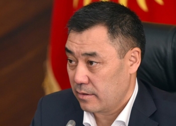 Президент Кыргызстана, пока, вакцинироваться не будет. У него есть антитела