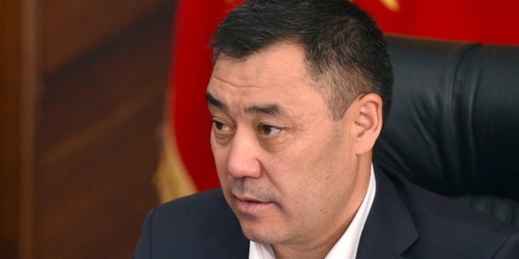 Президент Кыргызстана, пока, вакцинироваться не будет. У него есть антитела
