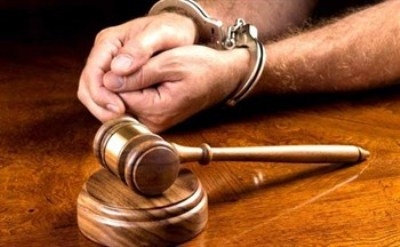 В Б.Гафурове муж тяжело ранил свою жену
