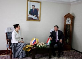 Рамазон Рахимзода и Валентина Казакова обсудили легализацию таджикских мигрантов в России