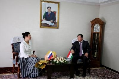 Рамазон Рахимзода и Валентина Казакова обсудили легализацию таджикских мигрантов в России
