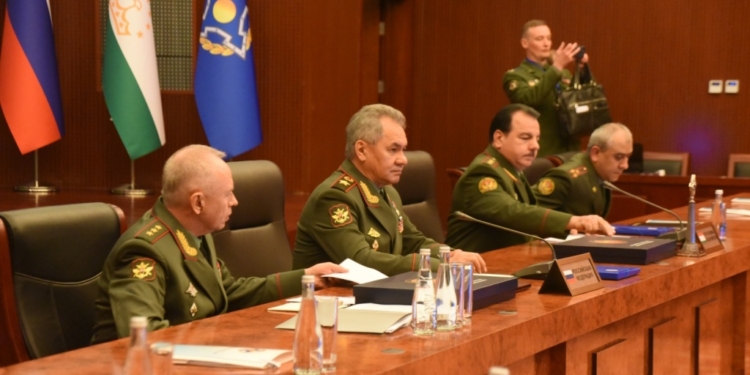 Министры обороны ОДКБ обсудили в Душанбе вопросы военной безопасности