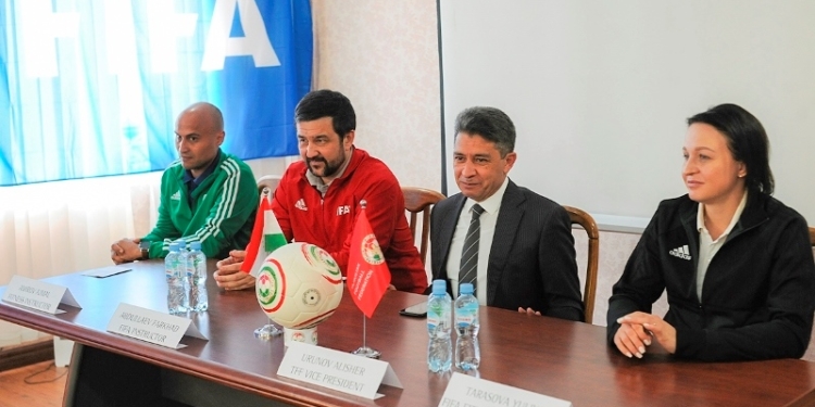 В Турсунзаде стартовали курсы «FIFA/MA Refereeing course» для футбольных арбитров Таджикистана