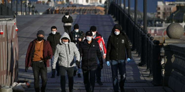 Власти Москвы ожидают постепенного снятия ограничений по въезду трудовых мигрантов