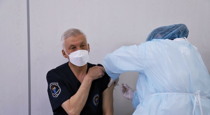 В Узбекистане в первый день вакцинации от COVID-19 привито более 5 тыс. человек