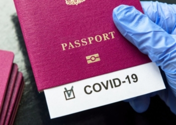 В ВОЗ высказались против введения паспортов вакцинации от COVID-19 для поездок