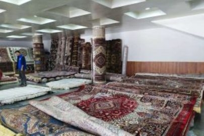 В Душанбе проходит выставка Кайраккумских ковров
