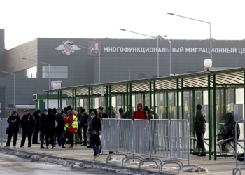 Число нелегально работающих в России мигрантов снизилось почти вдвое в 2020 году