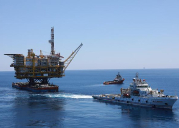 В Китае установили крупнейшую в стране платформу для добычи нефти