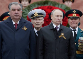 Э.Рахмон провел в Москве переговоры с В.Путиным и принял участие в празднике Победы