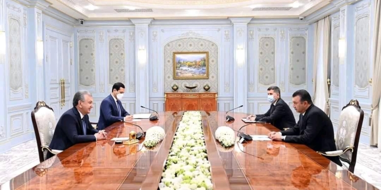 Президент Узбекистана принял премьер-министра Таджикистана