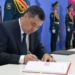 Садыр Жапаров подписал новую Конституцию Киргизии