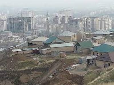 Жители районов Рудаки и Варзоб не дождались земли и квартиры, за которые они заплатили