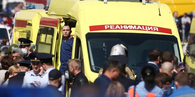 11 человек погибли при стрельбе в школе в Казани