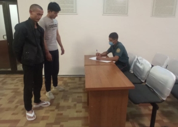 В Самаркандской области тиктокер плюнул под ноги памятника Алишера Навои