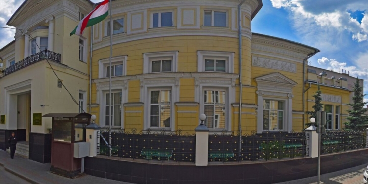 Посольство опровергло участие граждан Таджикистана в массовой драке в Москве