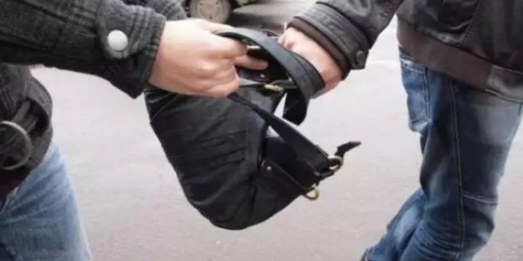Житель Вахша зашел в центр развлечений и лишился 5 тыс. сомони