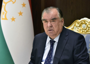 Президент снял с должностей председателей судов города Худжанда и района Деваштич