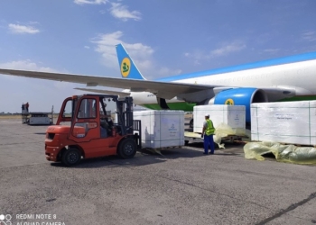 В Узбекистан сегодня доставлено еще 500 тыс. доз китайской вакцины от коронавируса