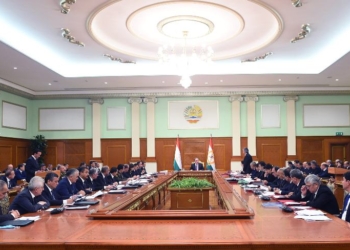 Эмомали Рахмон провел очередное заседание правительства