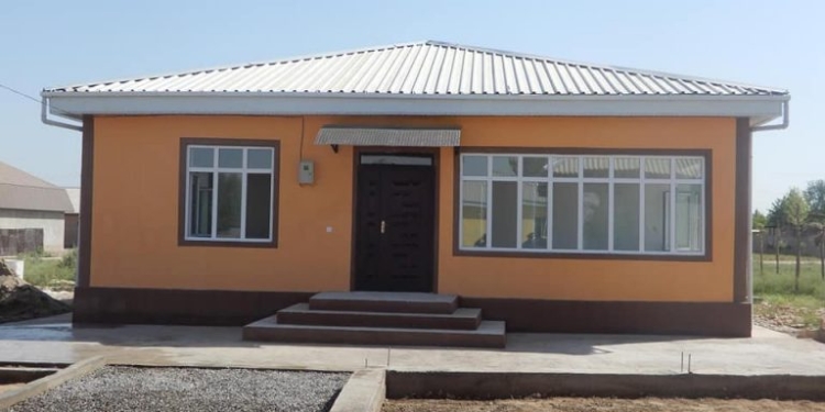 Шести пострадавшим от стихии семьям Вахшского района вручили ключи от новых домов