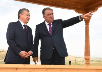 Президенты Таджикистана и Узбекистана посетили Таджикское море