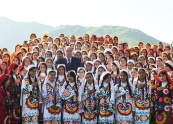 Как в Нурабаде президента встречали