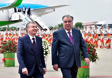 Шавкат Мирзиёев прибыл в Худжанд