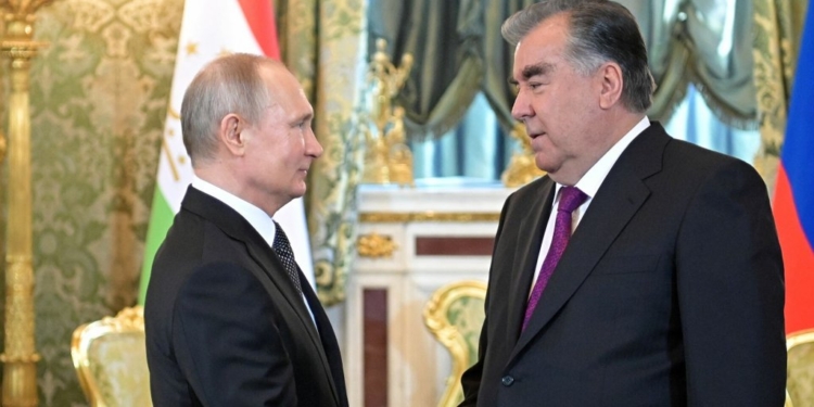 Президенты обсудили ход подготовки предстоящего визита Владимира Путина в Душанбе