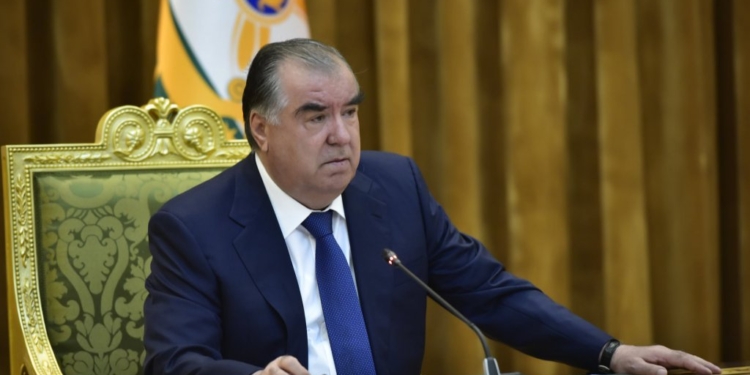 Президент поручил мобилизовать 20 тыс. резервистов для укрепления таджикско-афганской границы
