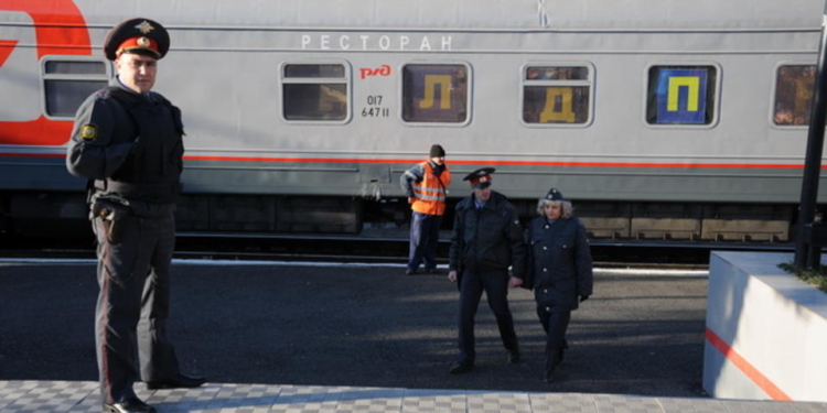 Минстрой предложил ввозить мигрантов в Россию чартерными поездами