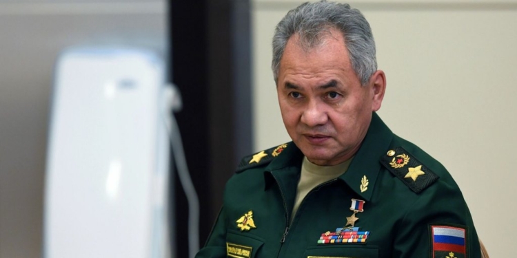 Москва и Душанбе реализуют совместную программу по перевооружению армии Таджикистана, — Шойгу