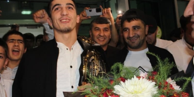 В Душанбе встречали Самандара Муродова – непобежденного бойца MMA