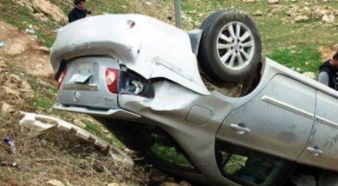 На юге Таджикистана автомобиль въехал в столб. Погибли водитель и трое пассажиров