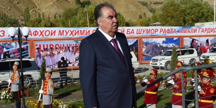 Эмомали Рахмон прибыл в Хорог