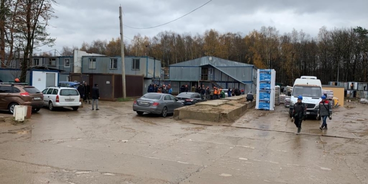 Пожар на стройплощадке в Москве уничтожил имущество и документы около 80 граждан Таджикистана